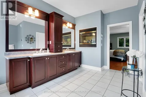 1705 Silver Bark Avenue Ottawa ON K1C 7A9