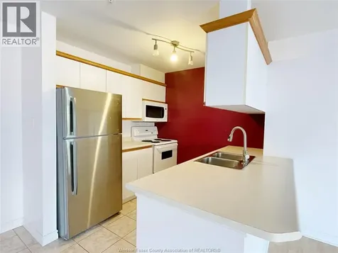 1547 Grand Marais Road West Windsor ON N9E 4W3