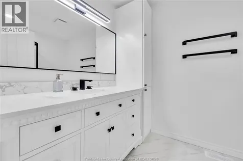 28 Cleophas Drive Lakeshore ON N8N 4J9