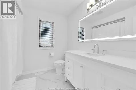 28 Cleophas Drive Lakeshore ON N8N 4J9