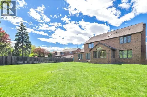28 Cleophas Drive Lakeshore ON N8N 4J9