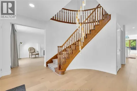 28 Cleophas Drive Lakeshore ON N8N 4J9