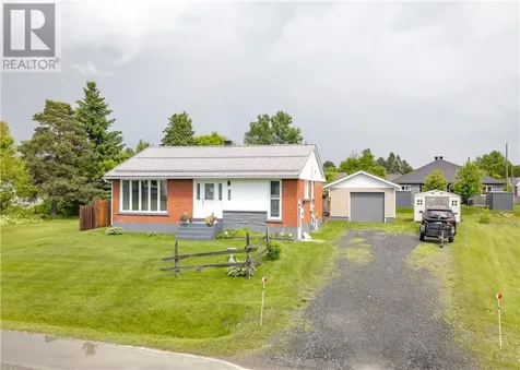 4490 Elizabeth Crescent Val Therese ON P3P 1S7
