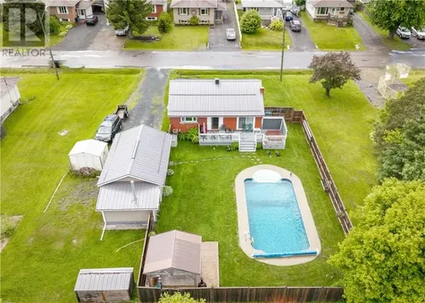 4490 Elizabeth Crescent Val Therese ON P3P 1S7