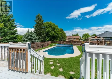 4490 Elizabeth Crescent Val Therese ON P3P 1S7