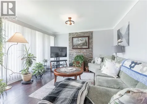 4490 Elizabeth Crescent Val Therese ON P3P 1S7