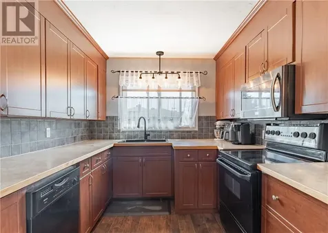 4490 Elizabeth Crescent Val Therese ON P3P 1S7