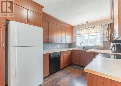 4490 Elizabeth Crescent Val Therese ON P3P 1S7