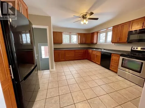 1043 Penetanguishene Road Oro-medonte ON L4M 4Y8