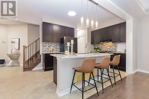 246 Thomas Phillips Drive Aurora ON L4G 0T6