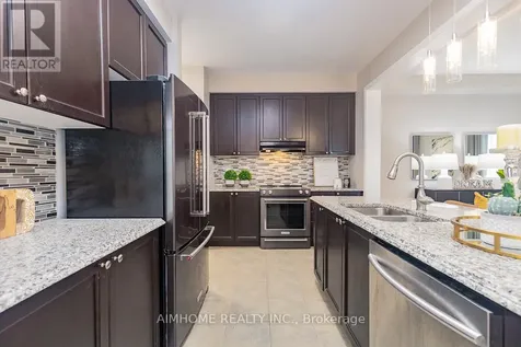 246 Thomas Phillips Drive Aurora ON L4G 0T6