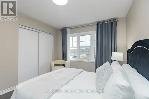 246 Thomas Phillips Drive Aurora ON L4G 0T6