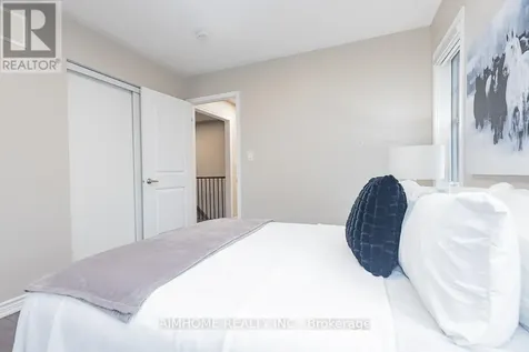246 Thomas Phillips Drive Aurora ON L4G 0T6