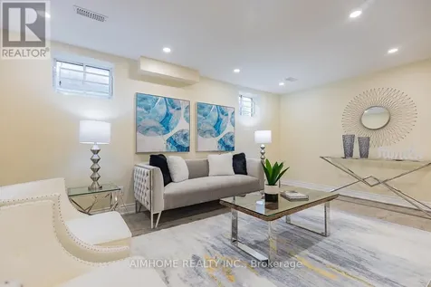 246 Thomas Phillips Drive Aurora ON L4G 0T6
