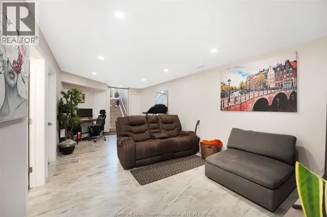 11834 Rockland Windsor ON N8P 1Z5
