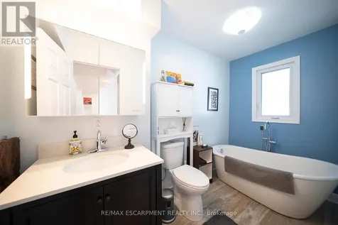 32 Elmwood Avenue Brantford ON N3R 2J8