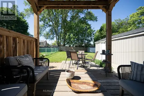 32 Elmwood Avenue Brantford ON N3R 2J8