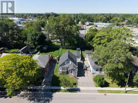 32 Elmwood Avenue Brantford ON N3R 2J8