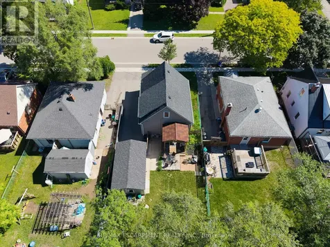 32 Elmwood Avenue Brantford ON N3R 2J8