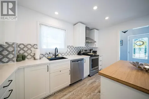 32 Elmwood Avenue Brantford ON N3R 2J8