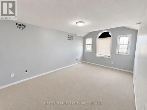 256 Bridlewreath Street Kitchener ON N2E 4B4
