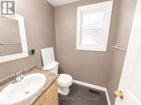256 Bridlewreath Street Kitchener ON N2E 4B4