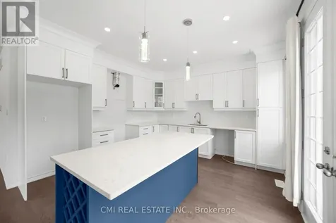 3205 Mosley Street Wasaga Beach ON L9Z 1V5