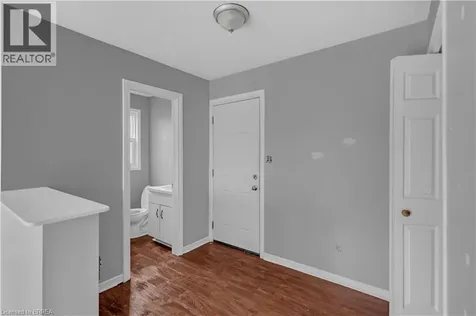 8 Victoria Street Brantford ON N3S 3J7