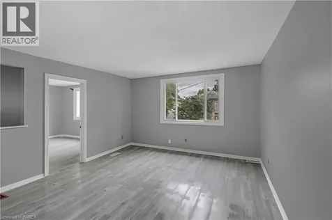 8 Victoria Street Brantford ON N3S 3J7