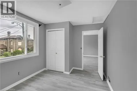 8 Victoria Street Brantford ON N3S 3J7