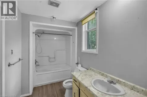 8 Victoria Street Brantford ON N3S 3J7