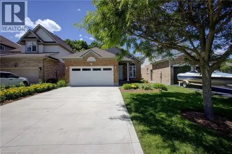 439 Woodrow Drive Waterloo ON N2T 2V6
