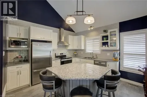 439 Woodrow Drive Waterloo ON N2T 2V6