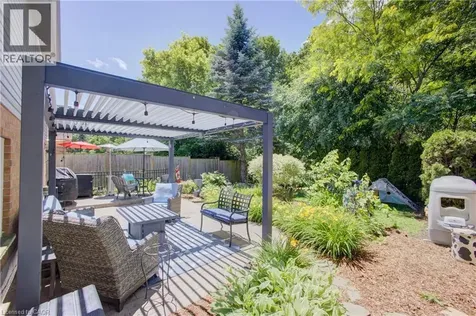 439 Woodrow Drive Waterloo ON N2T 2V6