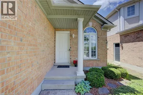 439 Woodrow Drive Waterloo ON N2T 2V6