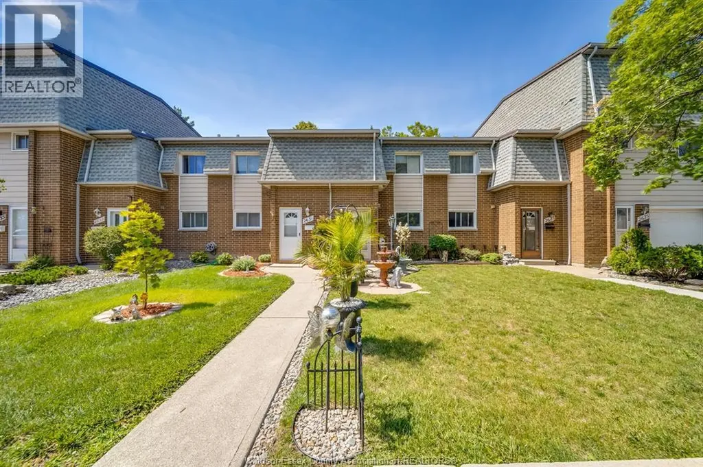 2629 Vine Court Windsor ON N8T 2X4