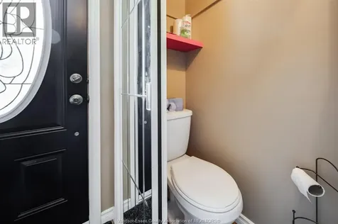 2629 Vine Court Windsor ON N8T 2X4