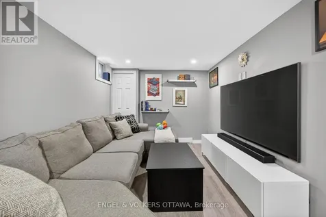 3258 Bannon Way Ottawa ON K1T 1T3