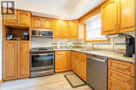 434 Dora Drive Wallaceburg ON N8A 2K3