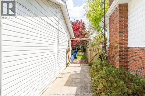 434 Dora Drive Wallaceburg ON N8A 2K3