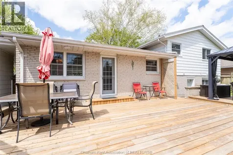 434 Dora Drive Wallaceburg ON N8A 2K3