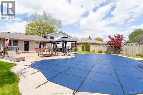 434 Dora Drive Wallaceburg ON N8A 2K3