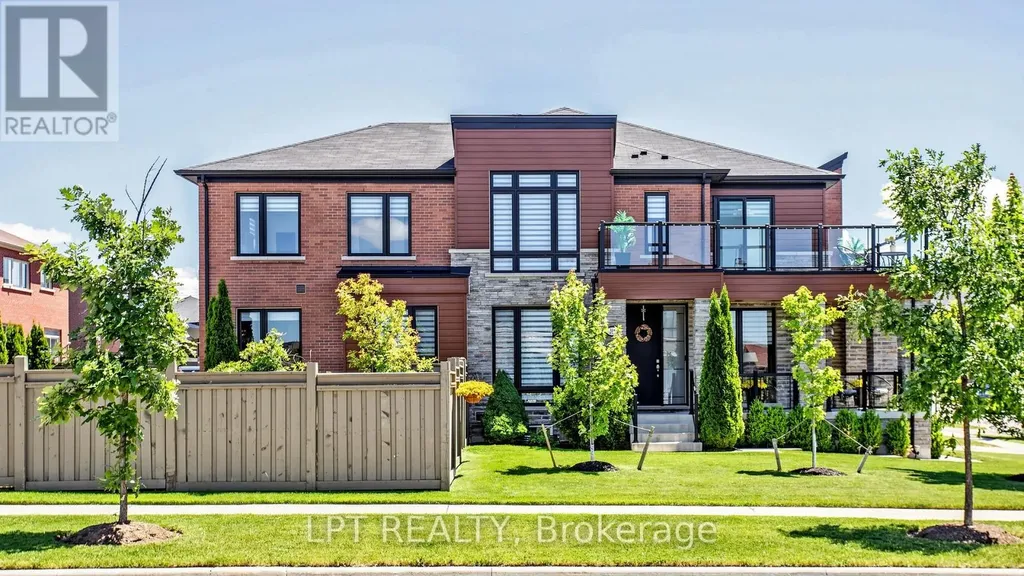 241 Holladay Drive Aurora ON L4G 0Z4
