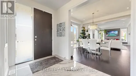 241 Holladay Drive Aurora ON L4G 0Z4