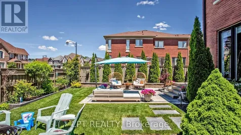241 Holladay Drive Aurora ON L4G 0Z4