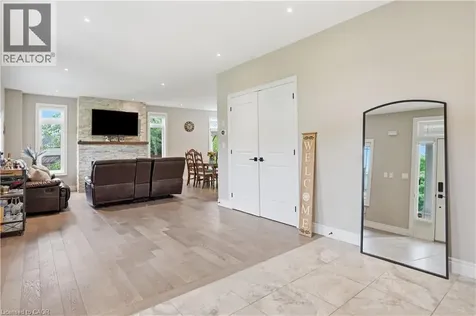 1 Lindsay Way Grimsby ON L3M 0H6