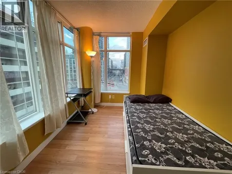650 Queens West Toronto ON M5V 3N2