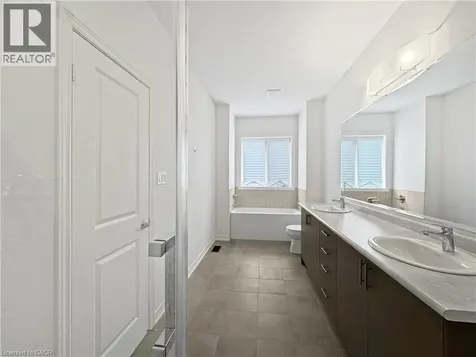 82 Gledhill Crescent Cambridge ON N1T 0G5