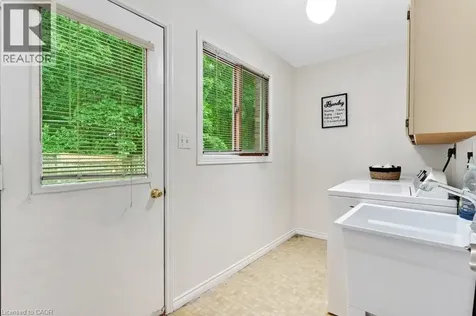 31 Pinewarbler Drive Hamilton ON L9A 4Z8