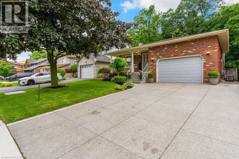 31 Pinewarbler Drive Hamilton ON L9A 4Z8